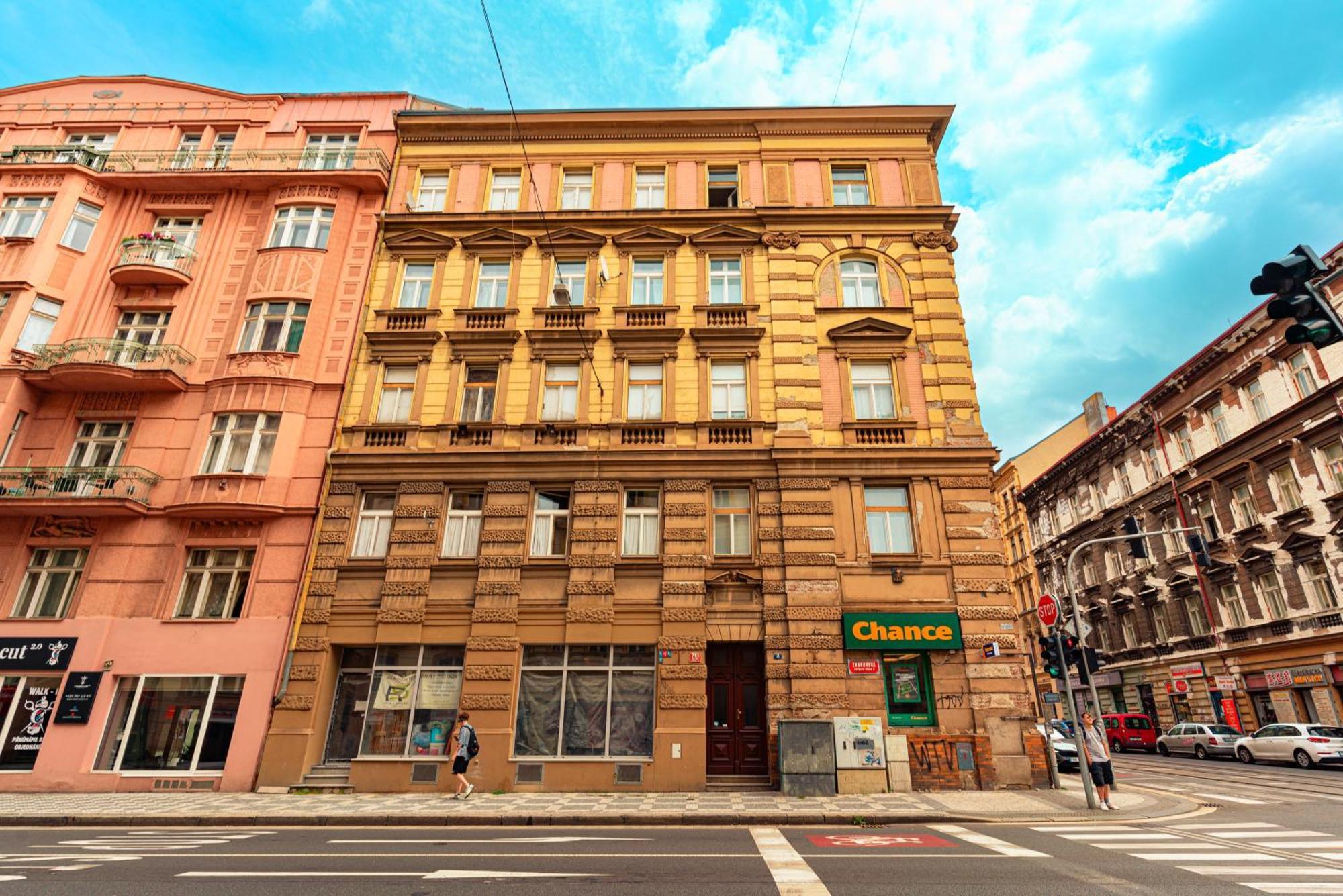 Golden River Appartement *